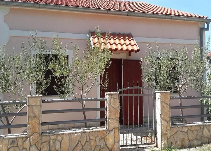 Appartamento Smilje I Maslina - One Bedroom With Terrace 2 *
