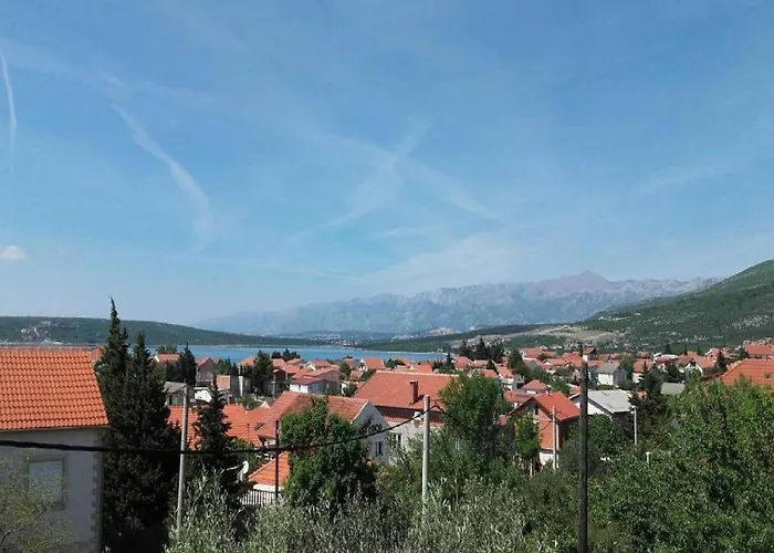 Appartamento Smilje I Maslina - One Bedroom With Terrace 2 Gornji Karin