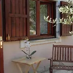 Apartman Smilje I Maslina - One Bedroom With Terrace 2 Gornji Karin