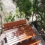 Apartman Smilje I Maslina - One Bedroom With Terrace 2