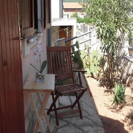 Smilje I Maslina - One Bedroom With Terrace 2 Apartman *