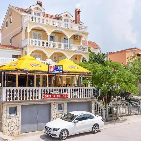 Smilje I Maslina - One Bedroom With Terrace 2 Apartman *