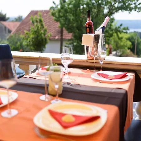 Apartamento Smilje I Maslina - One Bedroom With Terrace 2 *