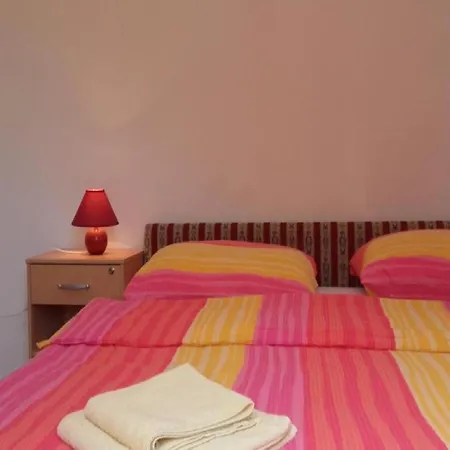 Smilje I Maslina - One Bedroom With Terrace 2 Apartamento Gornji Karin