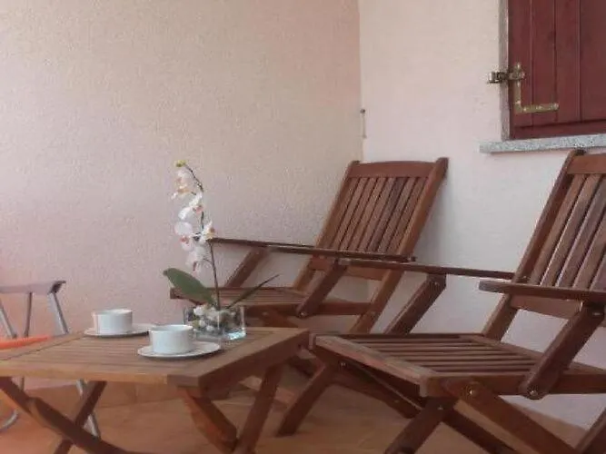 Smilje I Maslina - One Bedroom With Terrace 2 Апартаменты *
