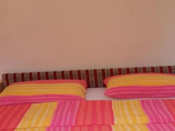 Smilje I Maslina - One Bedroom With Terrace 2 Горни-Карин