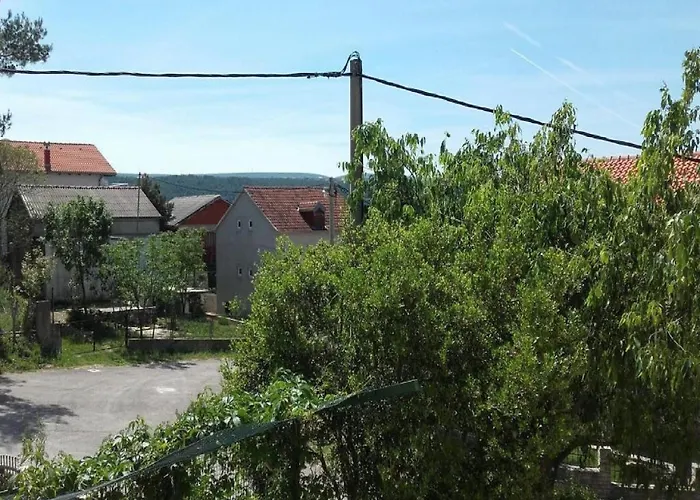 Smilje I Maslina - One Bedroom With Terrace 2 * Горни-Карин