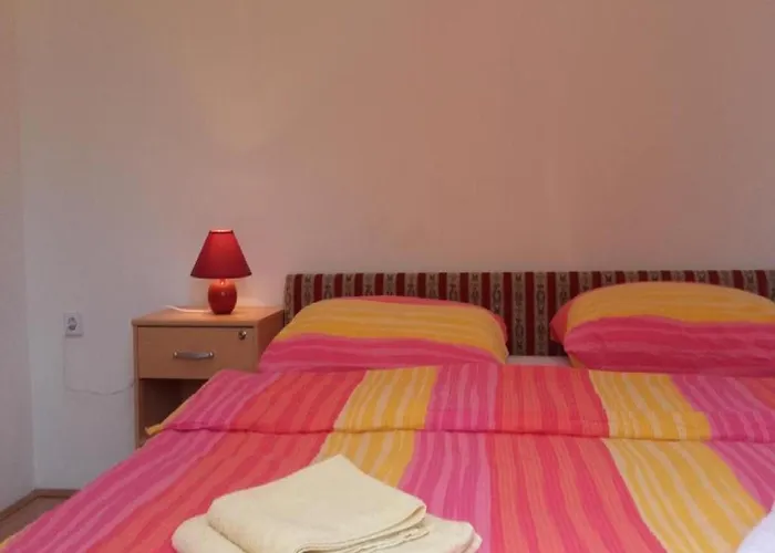 Smilje I Maslina - One Bedroom With Terrace 2 Апартаменты Горни-Карин